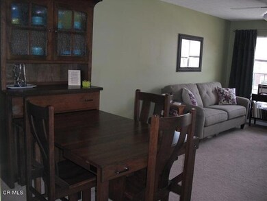 Dowitcher dining living area
