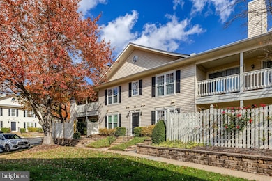 10205B Ashbrooke Ct unit 30, Oakton, VA 22124 - photo 2