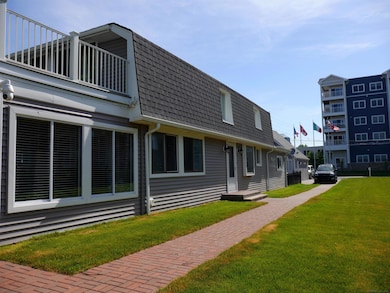 1704 Cass Lake Front Rd, Keego Harbor, MI 48320 - photo 7