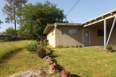 600 Monardas Dr, Redding, CA 96002 - photo 2