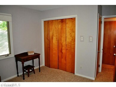 412 Florence Cir, Statesville, NC 28625 - photo 3