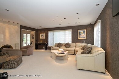 04_254KingfisherDrive_1_LivingRoom_LowRe