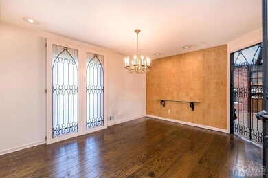 9 Stirling Ct, Metuchen, NJ 08840 - photo 4