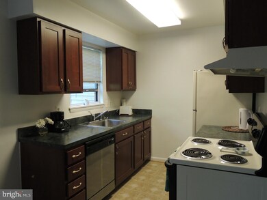 11511 Summer Oak Dr, Germantown, MD 20874 - photo 5