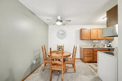 1690 Highway 36 W unit 224, Roseville, MN 55113 - photo 6