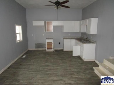 522 N Main St, Clinton, IN 47842 - photo 4