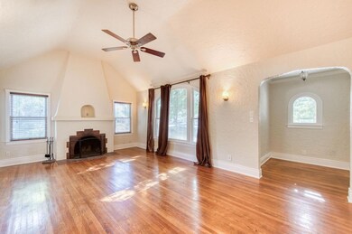 1452 N Wilson Ave, Fresno, CA 93728 - photo 4