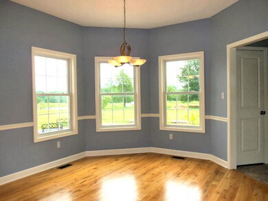 #5-breakfast area