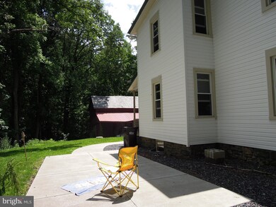 1747 Upper Ridge Rd, Pennsburg, PA 18073 - photo 4