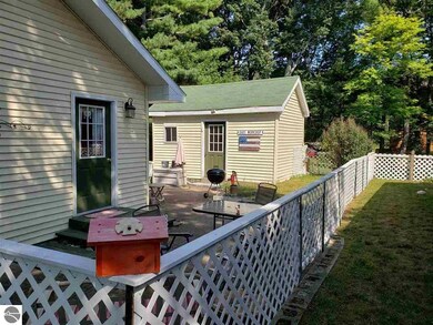 5449 E Michigan Ave, Au Gres, MI 48703 - photo 2