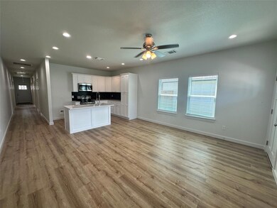 920 W Collins St, Denison, TX 75020 - photo 3