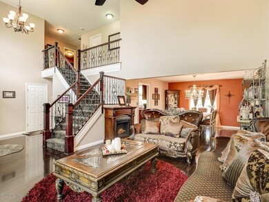 006_Living Room