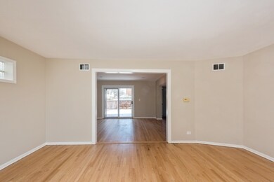 1111 Webster Ln, Des Plaines, IL 60016 - photo 5