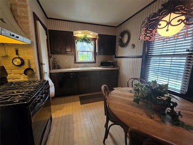 1041 Russell St, Franklin Square, NY 11010 - photo 5