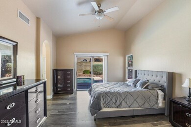 3818 E Grandview-12