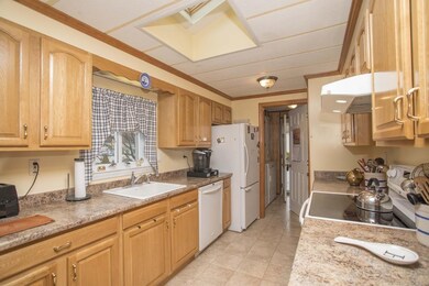 8 Betsy Ross Rd, Taunton, MA 02780 - photo 6