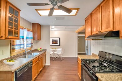 kitchen and breakfast table