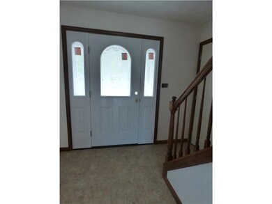 Entry/Foyer.