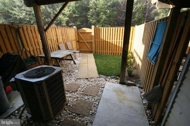 16292 Taconic Cir, Dumfries, VA 22025 - photo 3