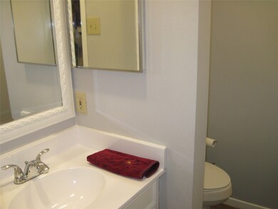 16418 Barcelona Dr, Friendswood, TX 77546 - photo 2