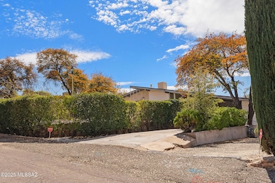 615 W Camino Yucca