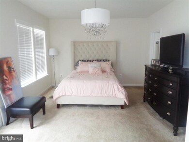 13925 Hollow Wind Way unit 101, Woodbridge, VA 22191 - photo 4