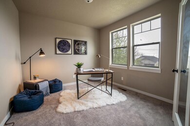 4596 SW Umatilla Ave, Redmond, OR 97756 - photo 3