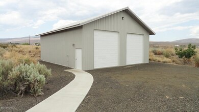44'x36' Large Heated & Cooled Shop