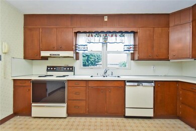 1732 S Albert St, Allentown, PA 18103 - photo 5