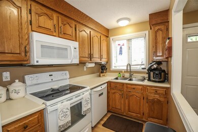 31 Shelburne Rd, Merrimack, NH 03054 - photo 4