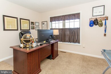 532 Franklin Square Dr, Chambersburg, PA 17201 - photo 7