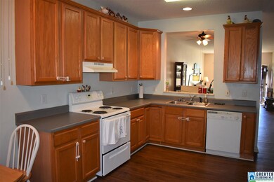 1829 Copperfield Ln unit 19, Center Point, AL 35215 - photo 2