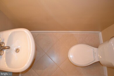 6908 Flagstaff St, Hyattsville, MD 20785 - photo 4