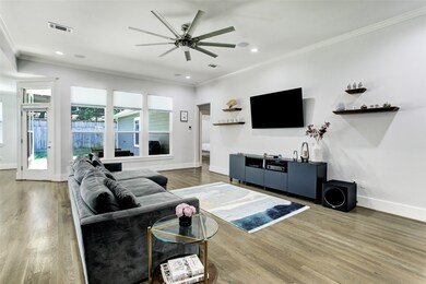 1519 Cheshire Ln, Houston, TX 77018 - photo 3