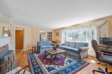 52 Wakefield St, Reading, MA 01867 - photo 4