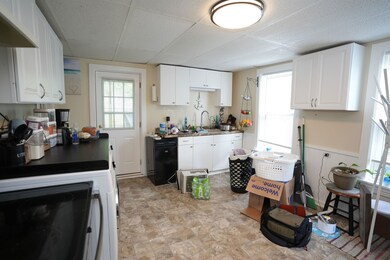 128 Franklin St, Franklin, NH 03235 - photo 3