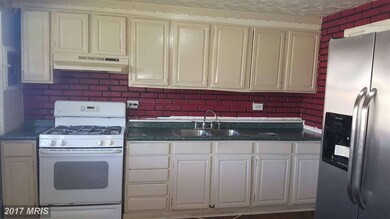 805 Seckel Ct, Halethorpe, MD 21227 - photo 2