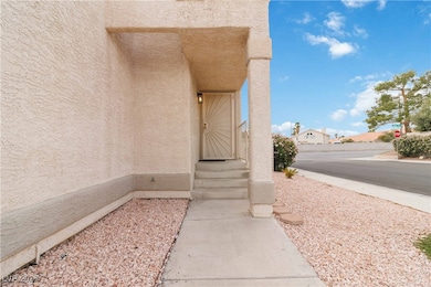 8653 Freeport Ln, Las Vegas, NV 89117 - photo 4