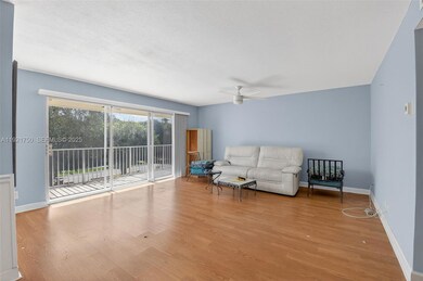 371 SW 8th St unit 2-C, Boca Raton, FL 33432 - photo 5