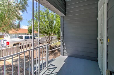 637 S Third St-5