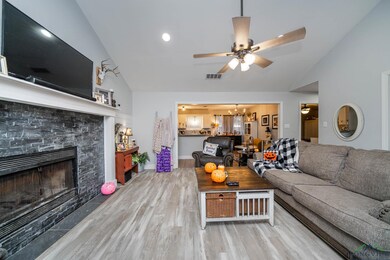 1603 Peach St, Kilgore, TX 75662 - photo 4