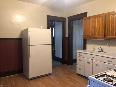 825 Plymouth Ct NW, Canton, OH 44703 - photo 3