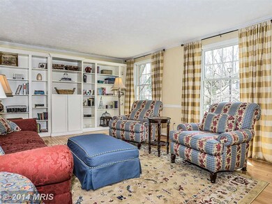 6305 Skinner Dr, Burke, VA 22015 - photo 4