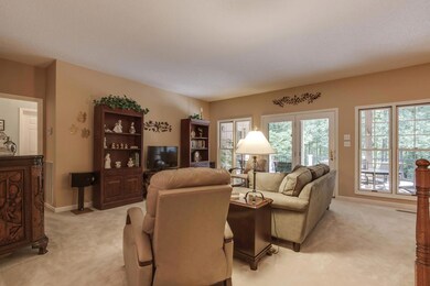 02_QuapawCircle_127_Living01