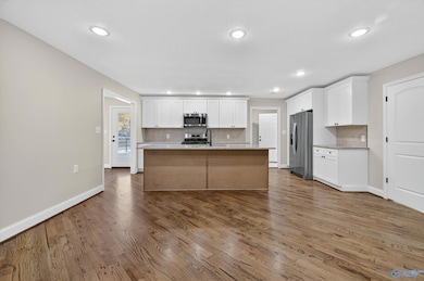 521 Clubview Dr, Gadsden, AL 35905 - photo 4