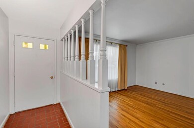 909 Critchfield Rd, Columbus, OH 43213 - photo 5