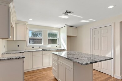 152 Robbins St unit 3, Waltham, MA 02453 - photo 6