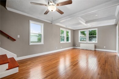 Living Room/Dining Area