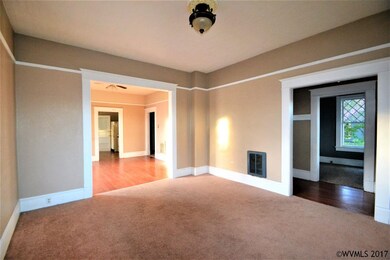 814 E 12th St, the Dalles, OR 97058 - photo 3