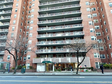 89-15 Parsons Blvd unit 9, Jamaica, NY 11432 - photo 2